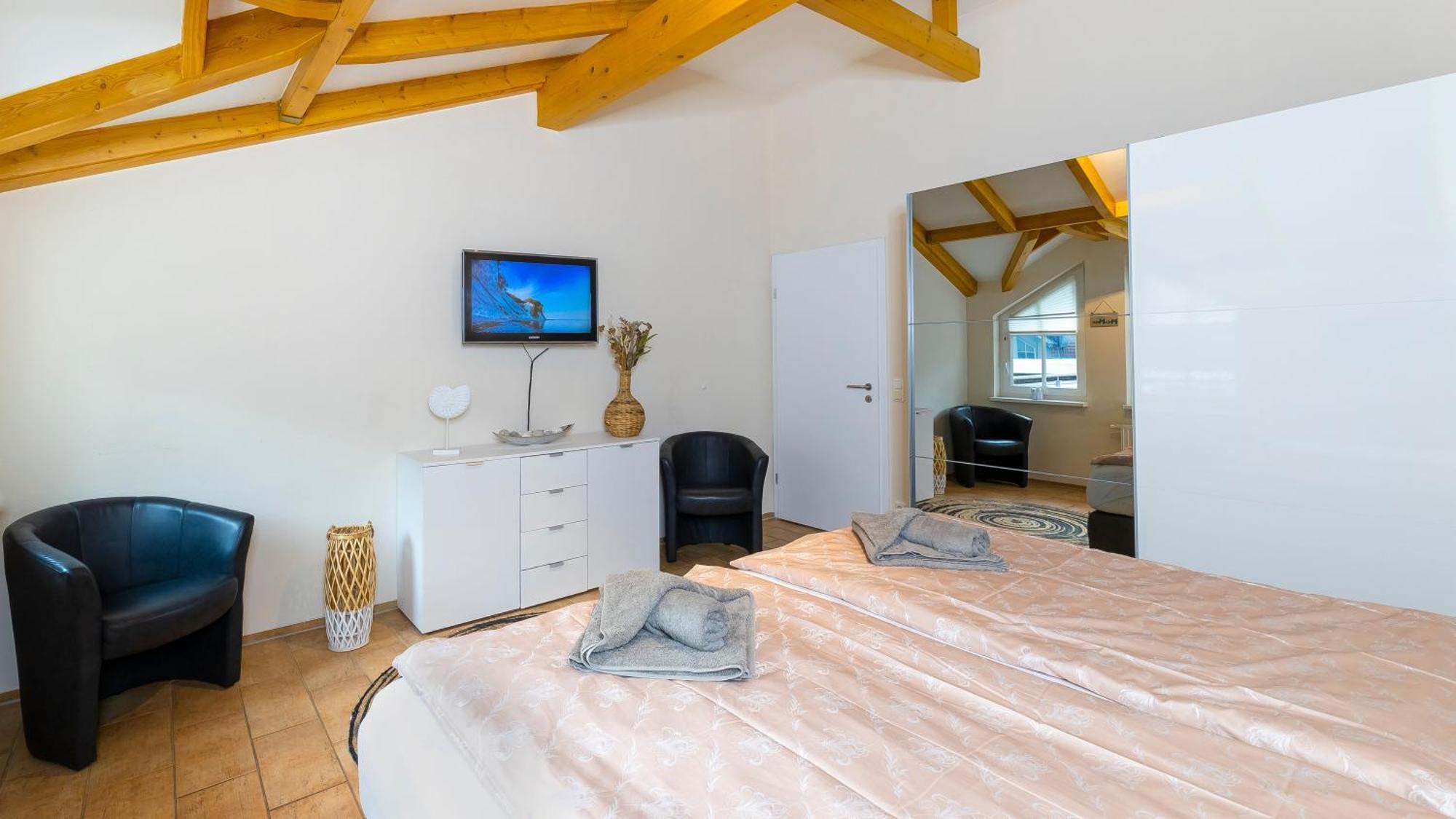 Haus Seeblick Mit 9 Wohnungen Alt Reddevitz Exterior foto